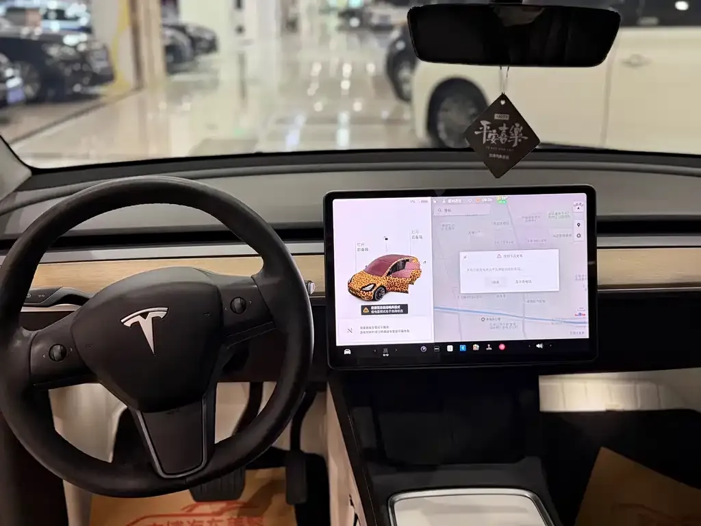 Tesla Model Y — фото 4