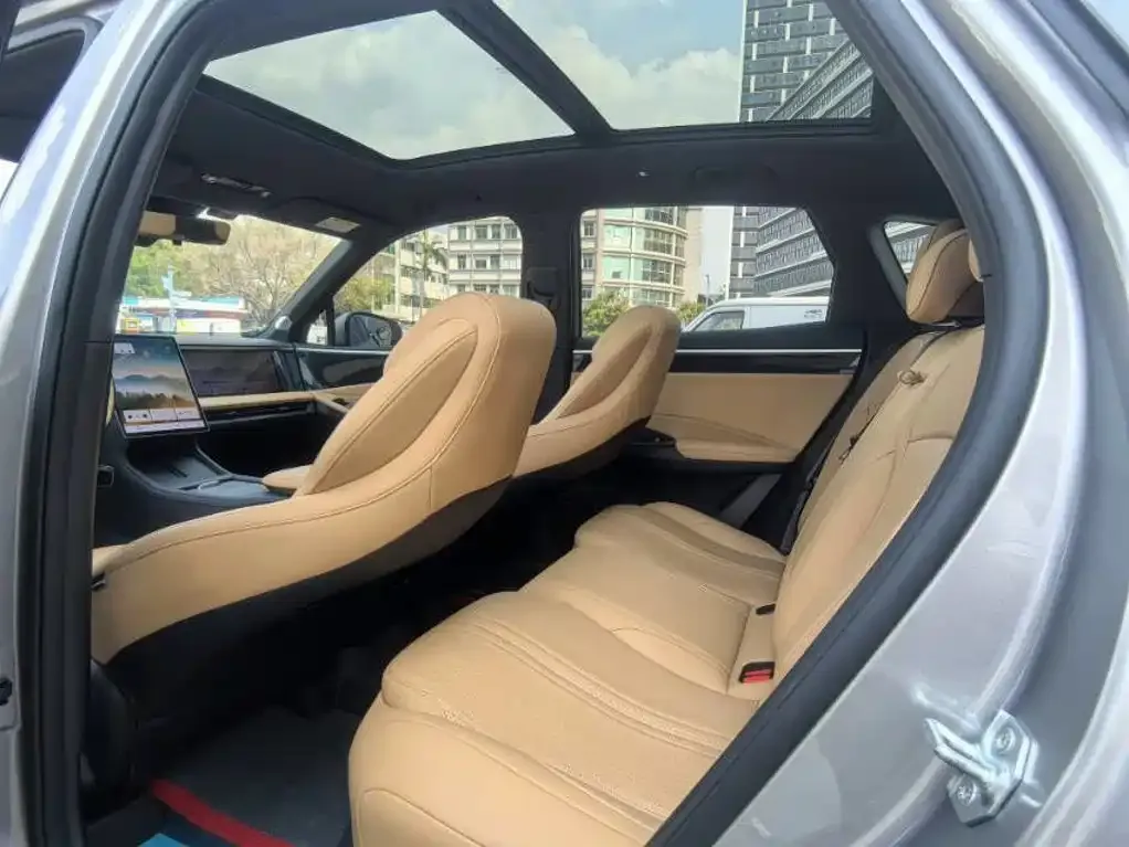 Geely Galaxy L7 — фото 10