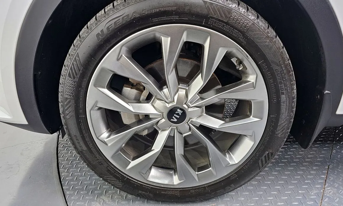 Kia Sorento — фото 9