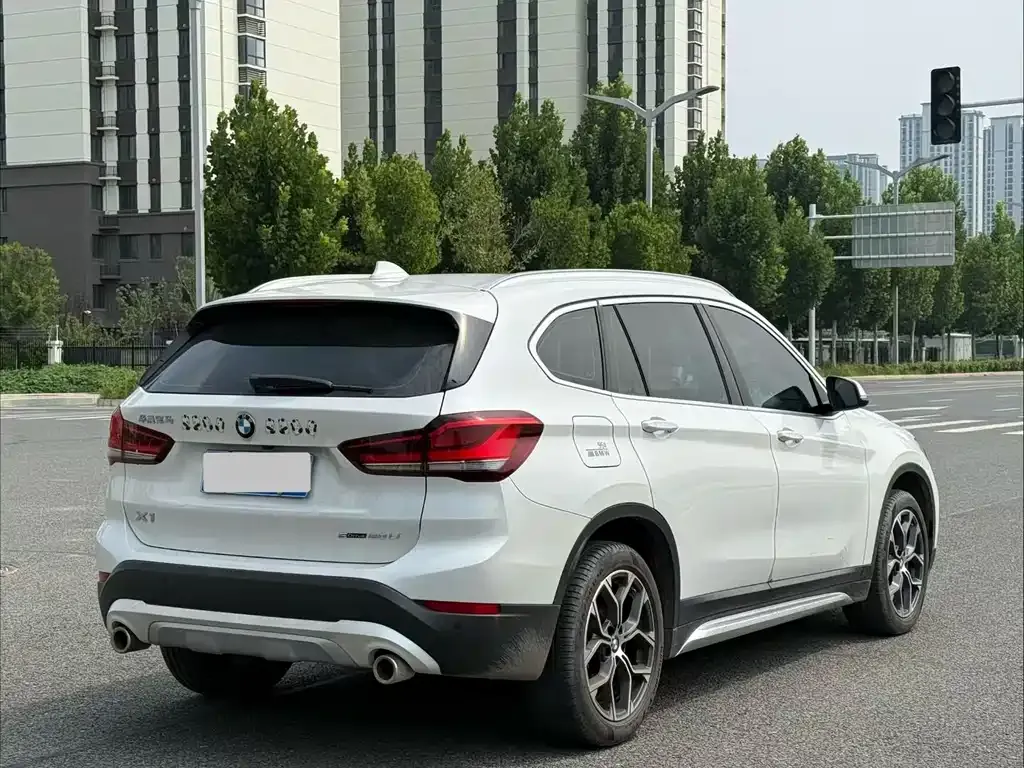 BMW X1 — фото 7