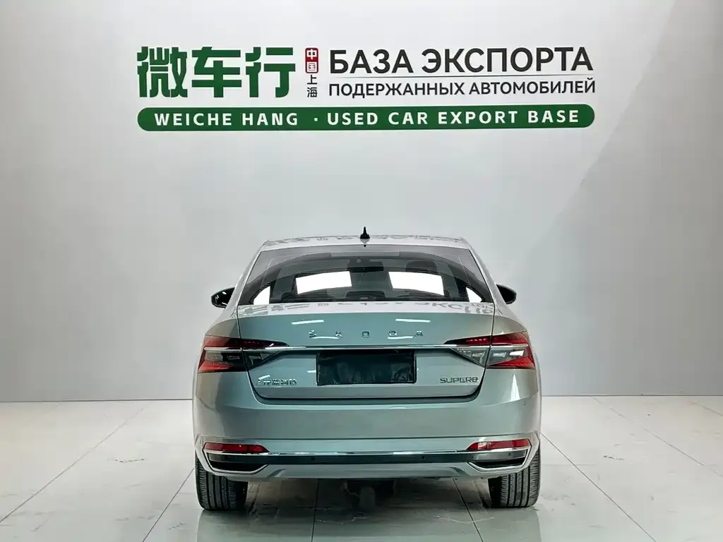 Skoda Superb — фото 8
