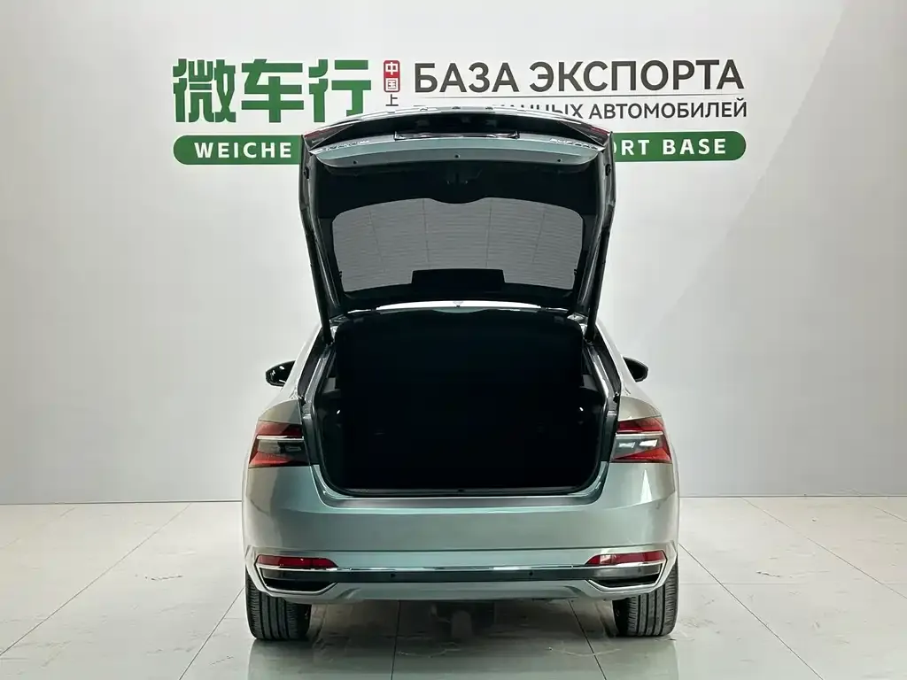 Skoda Superb — фото 2