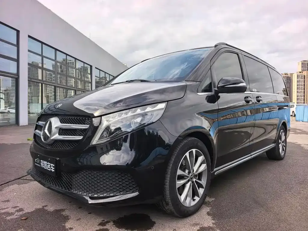 Mercedes-Benz V-Class — фото 1