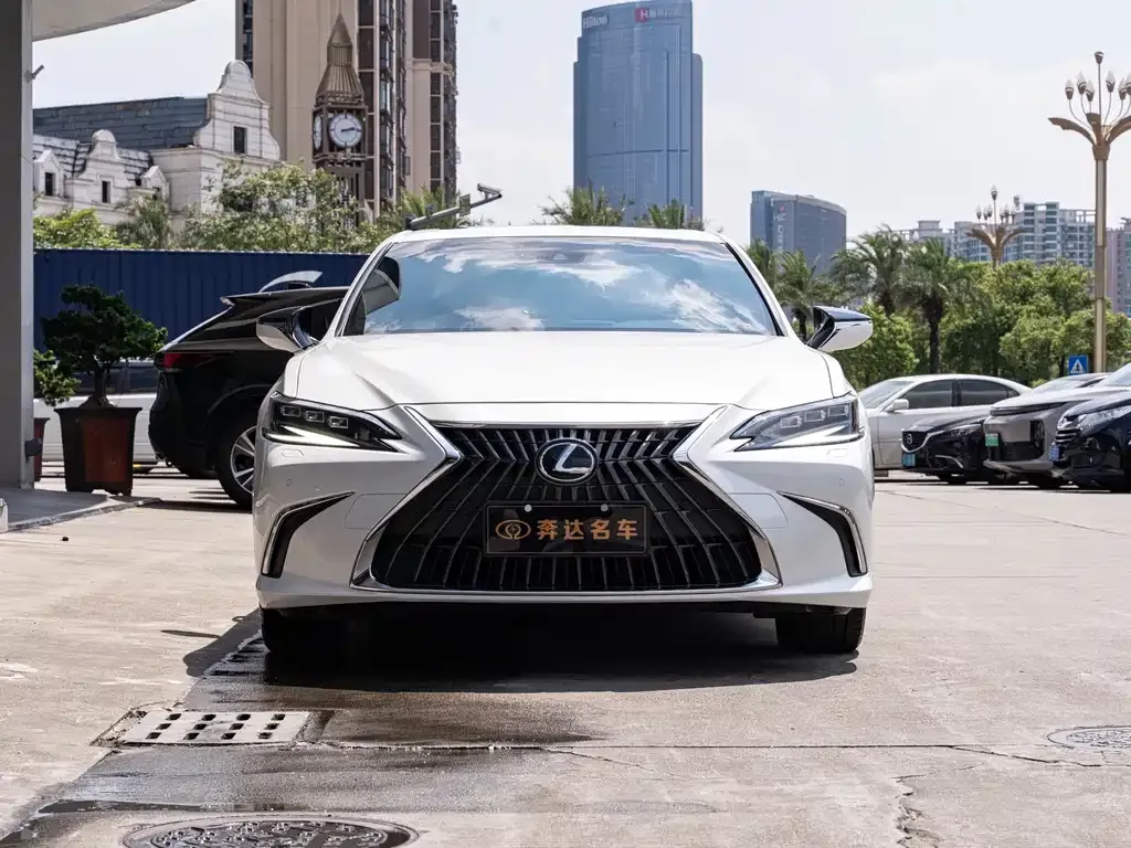 Lexus ES — фото 9