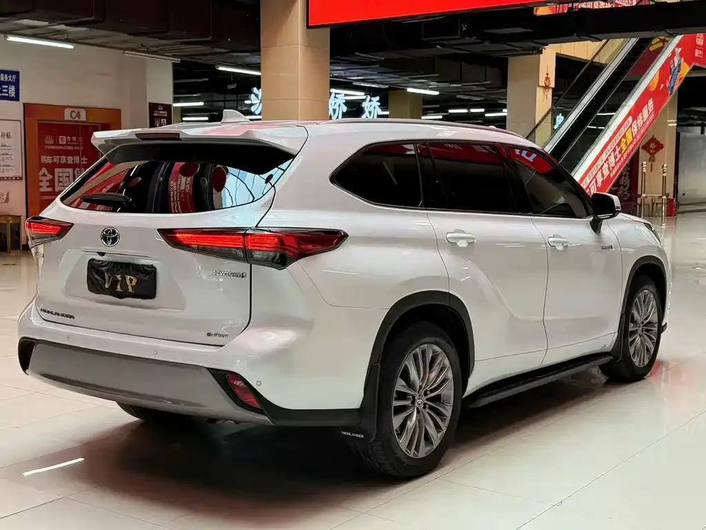 Toyota Highlander — фото 6