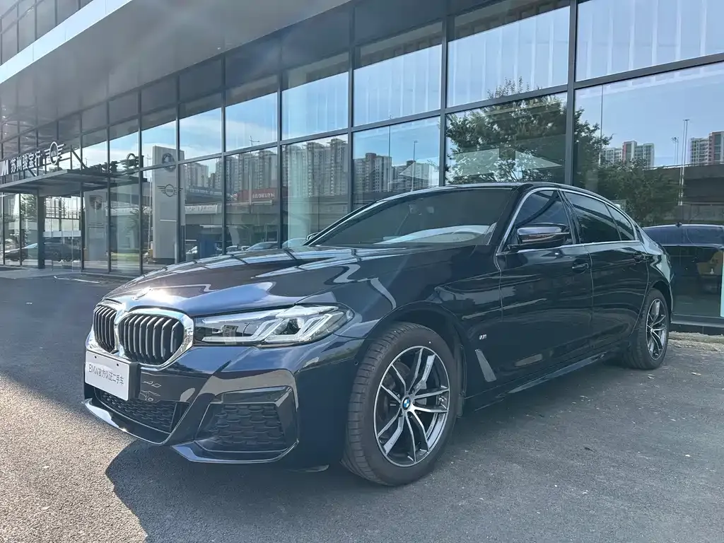 BMW 5 Series — фото 1