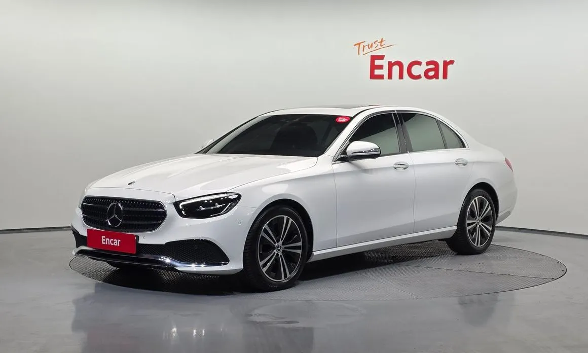 Mercedes-Benz E-Class — фото 1