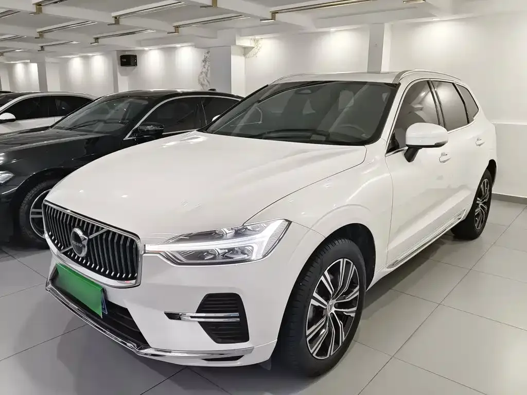 Volvo XC60 — фото 10