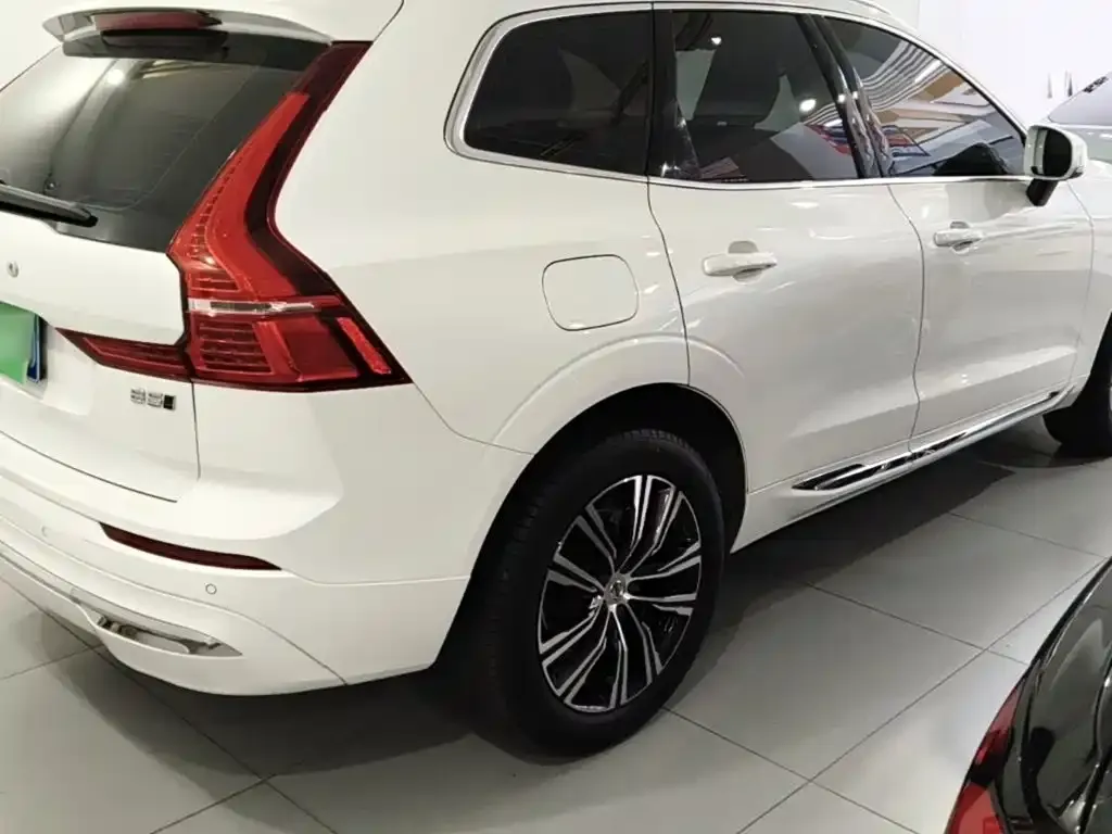 Volvo XC60 — фото 3