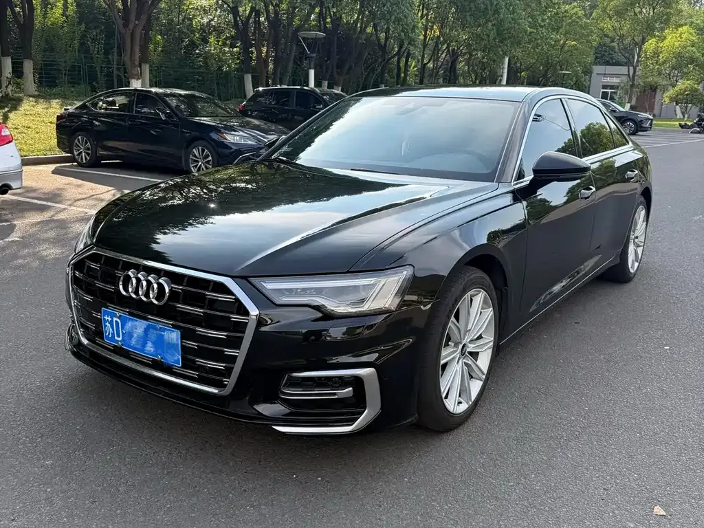 Audi A6L — фото 1