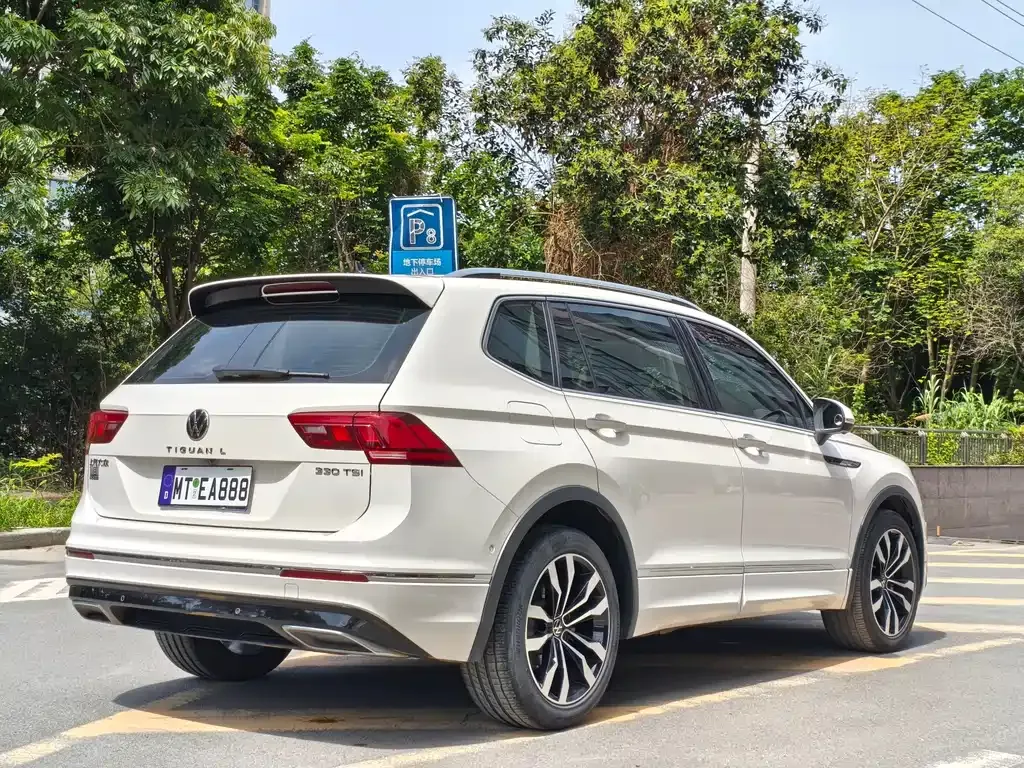 Volkswagen Tiguan L — фото 7