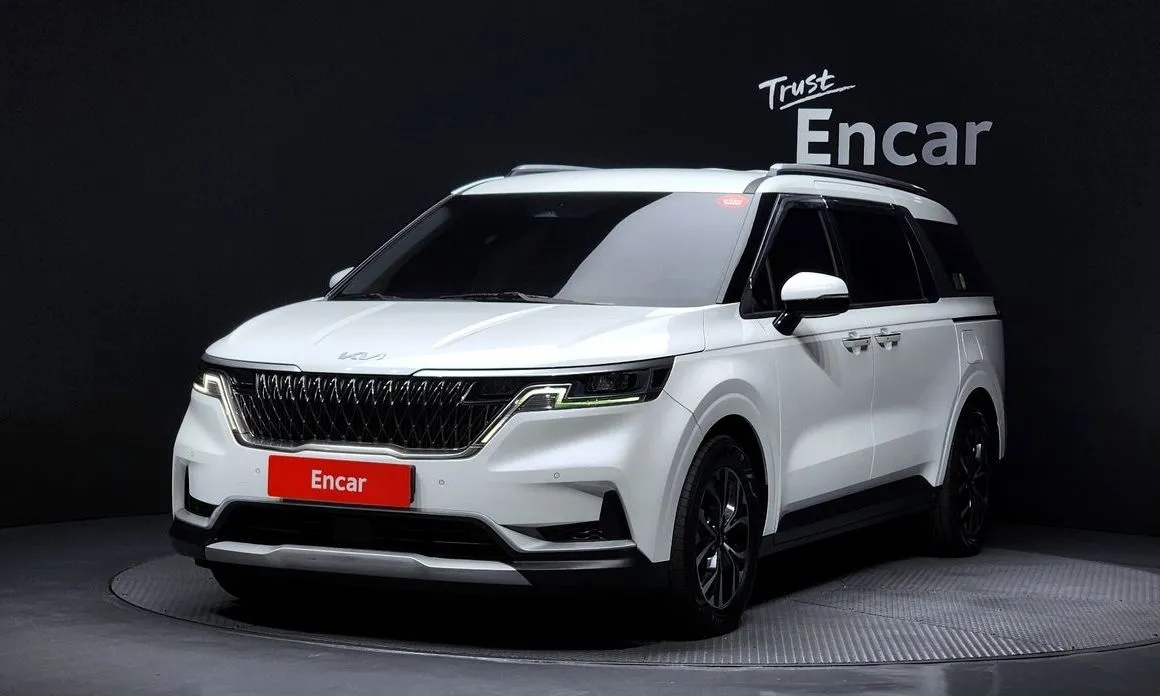 Kia Carnival — фото 1
