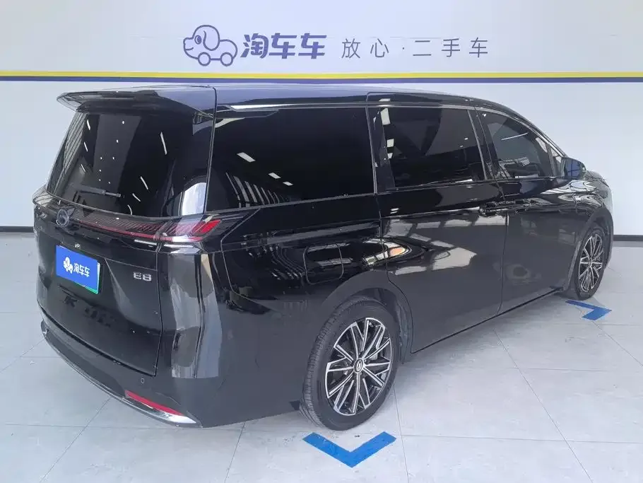 GAC Motor 传祺E8 PHEV — фото 8