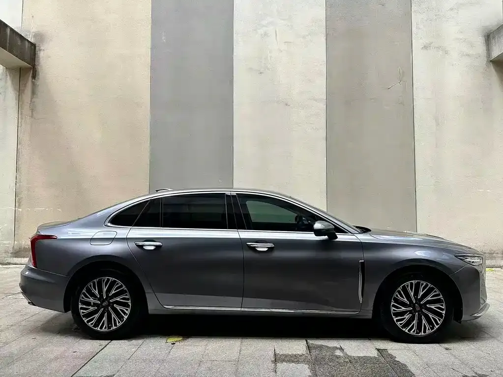 Hongqi H5 — фото 2