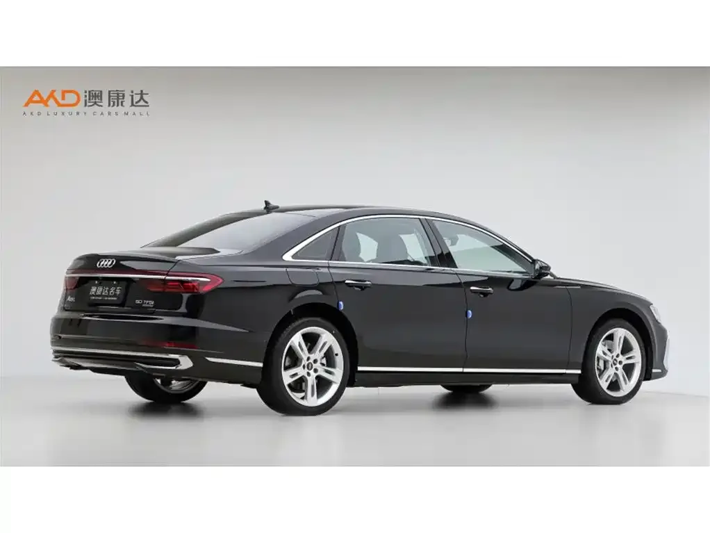 Audi A8 — фото 7