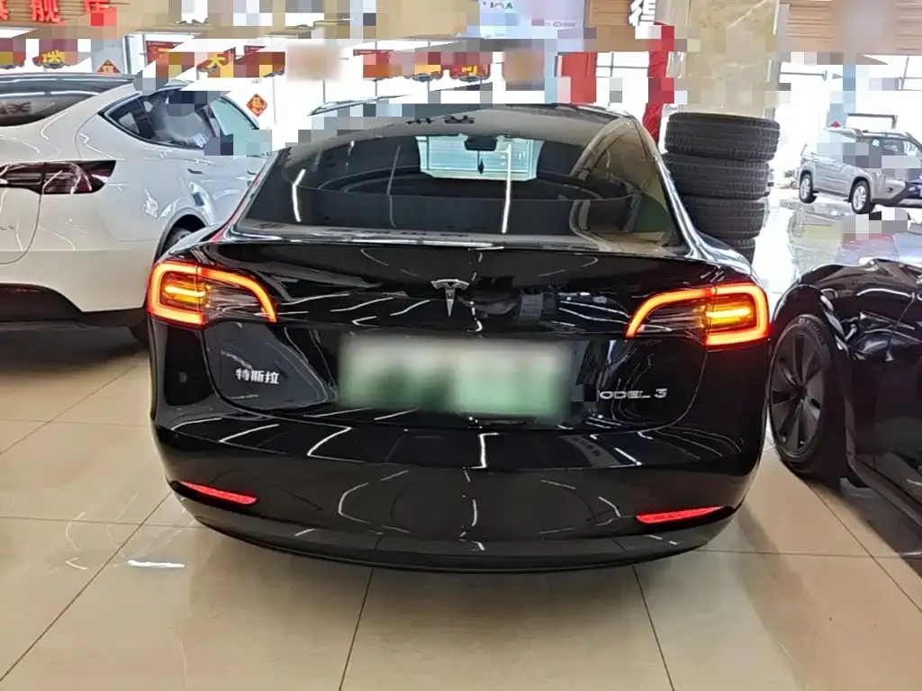 Tesla Model 3 — фото 4