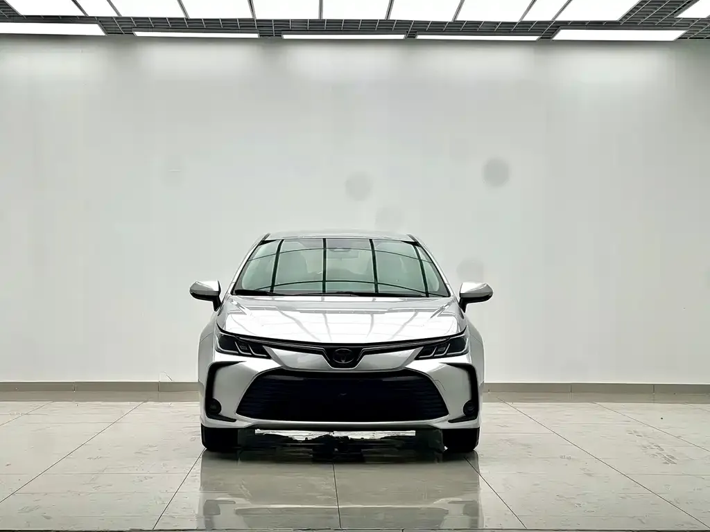Toyota Corolla — фото 9