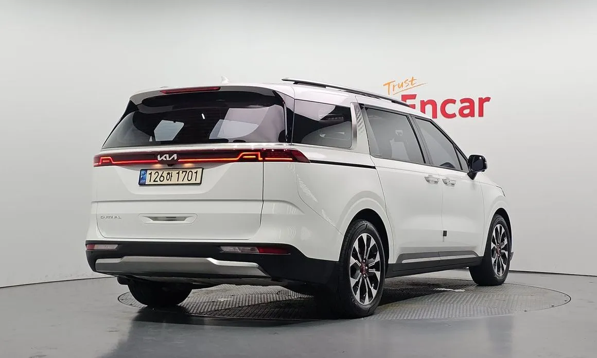Kia Carnival — фото 4