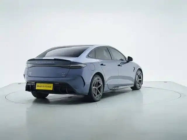BYD Seal — фото 6