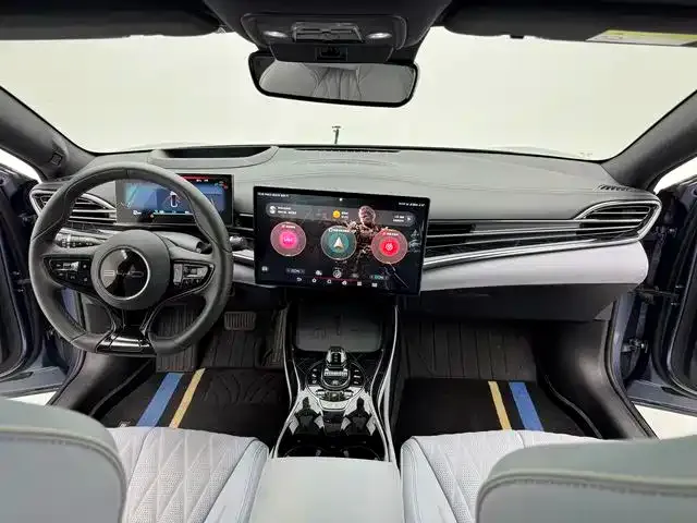 BYD Seal — фото 3