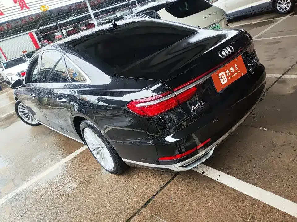 Audi A8 — фото 6