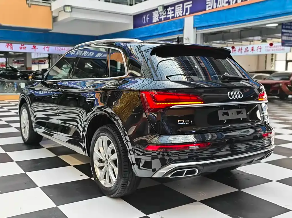Audi Q5L — фото 3