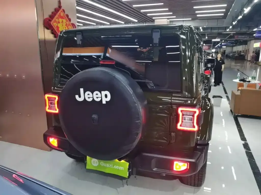 Jeep Wrangler — фото 4