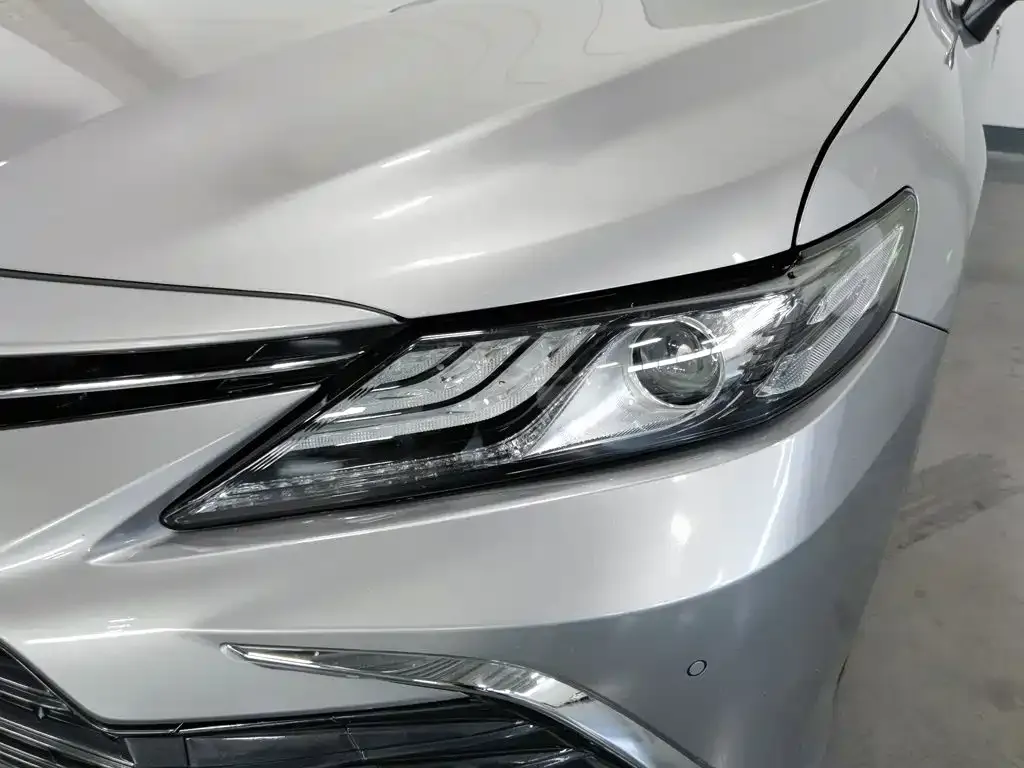 Toyota Camry — фото 6