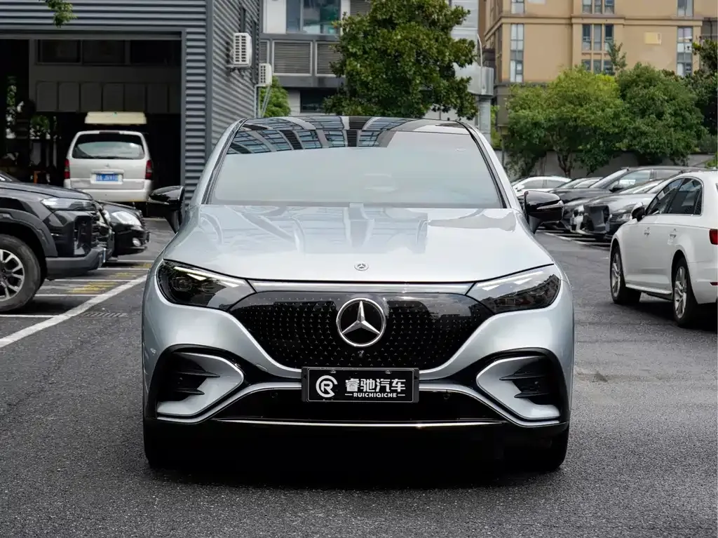 Mercedes-Benz EQE SUV — фото 3