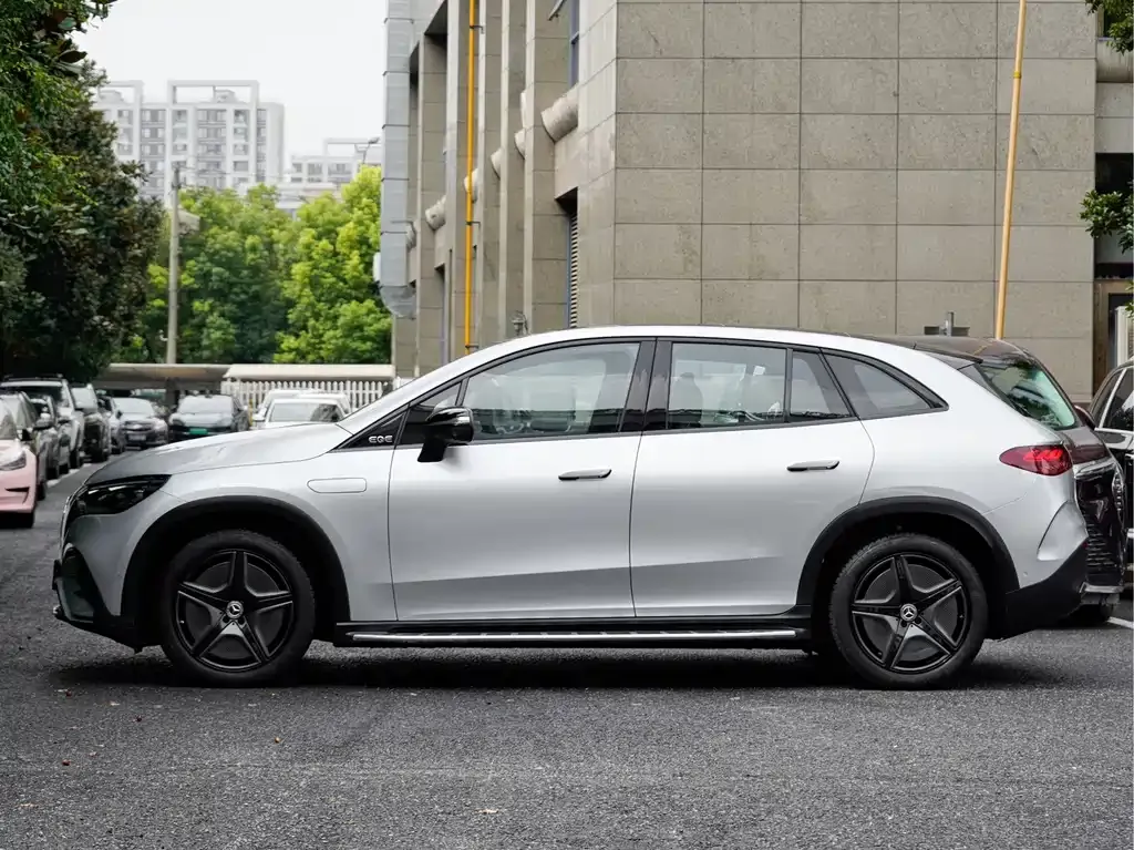 Mercedes-Benz EQE SUV — фото 2