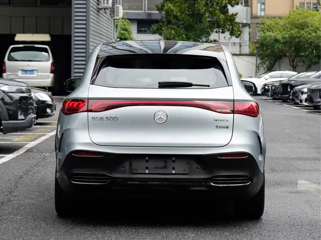 Mercedes-Benz EQE SUV — фото 9