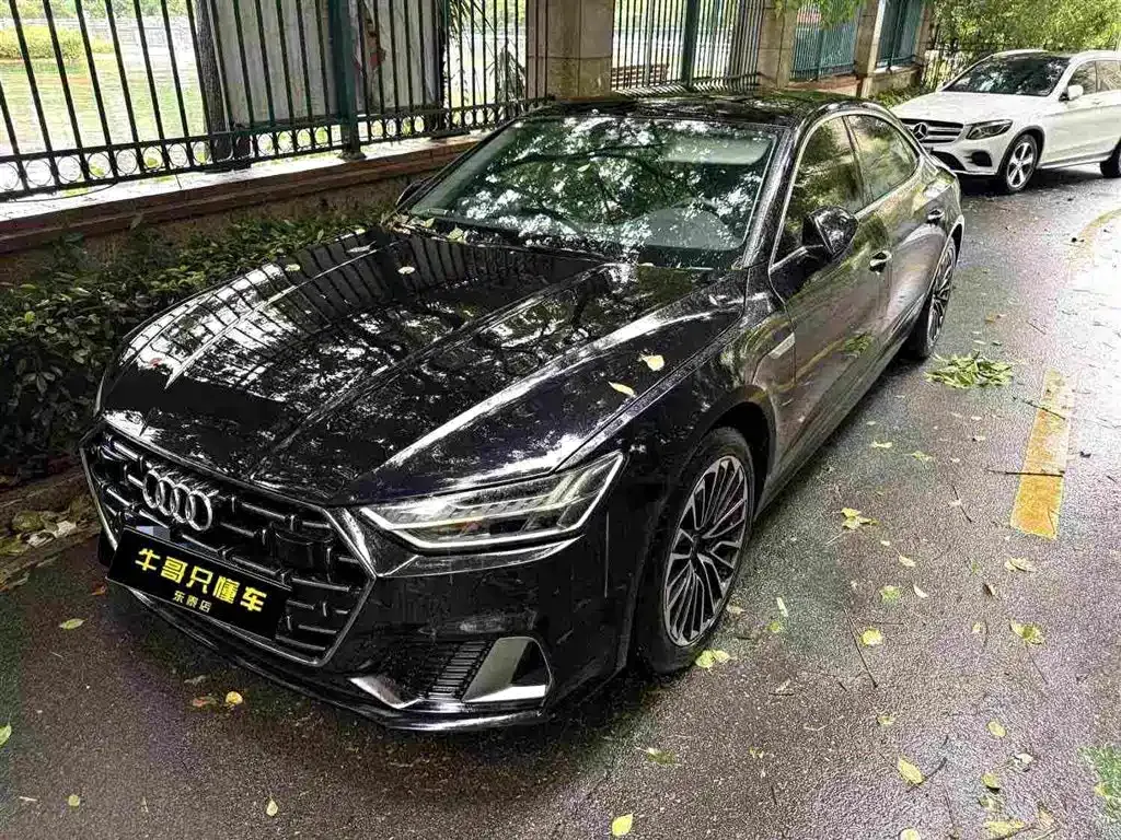 Audi A7L — фото 1