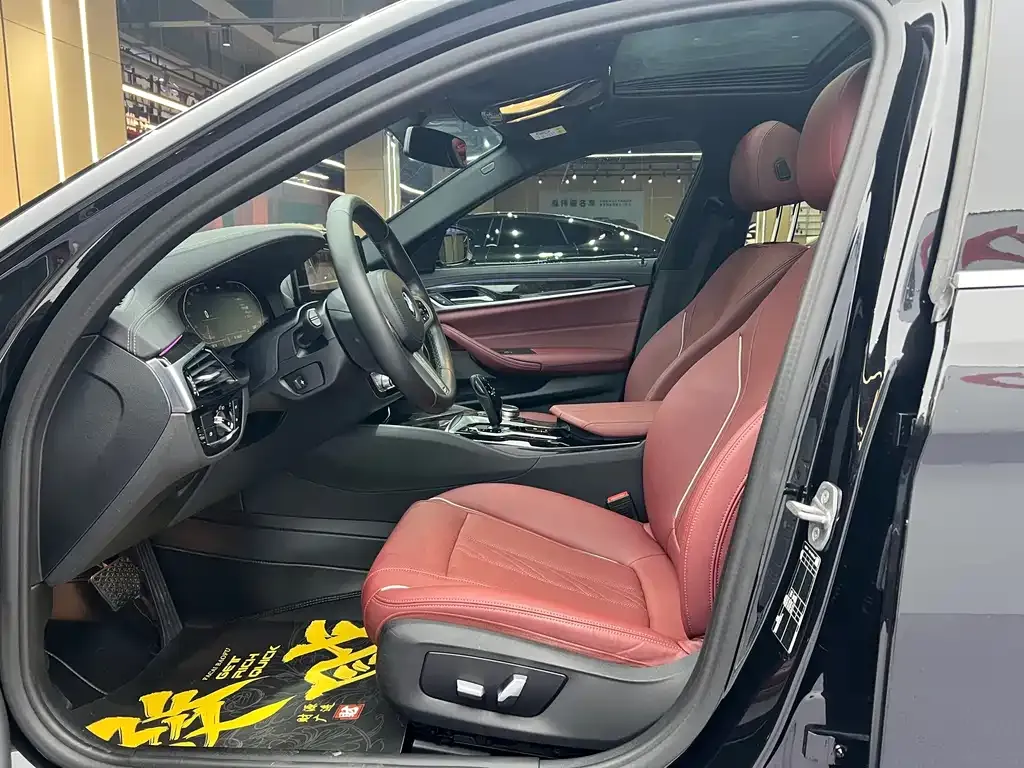 BMW 5 Series — фото 10