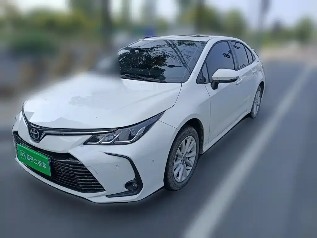 Toyota Corolla — фото 1