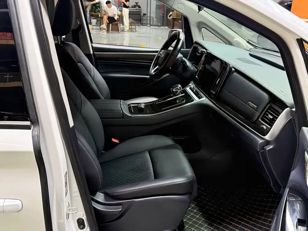 GAC Motor Trumpchi M8 — фото 9