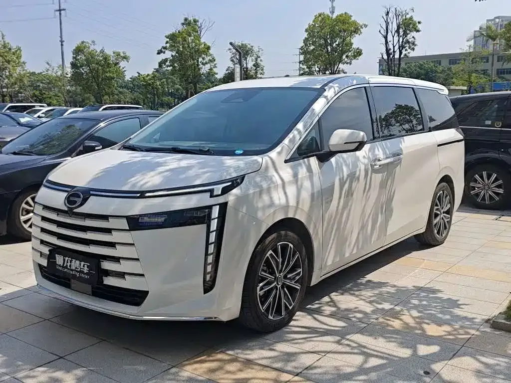 GAC Motor Trumpchi E8 — фото 1