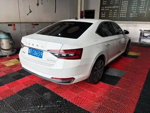 Skoda Superb — фото 6