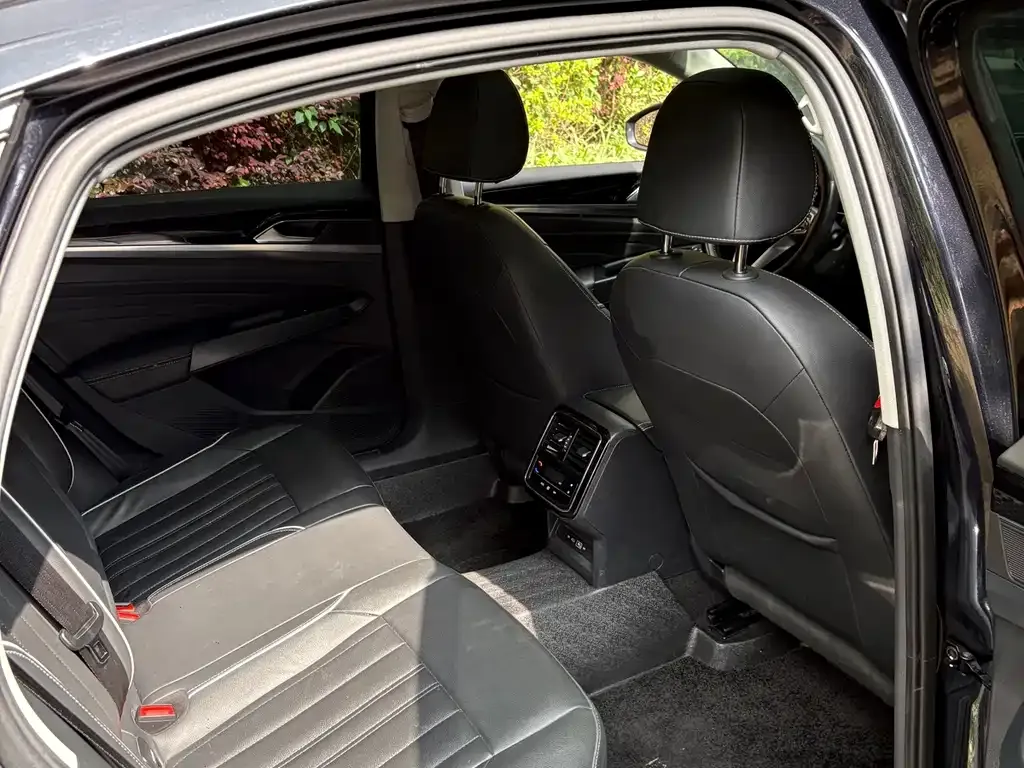 Volkswagen Passat — фото 5