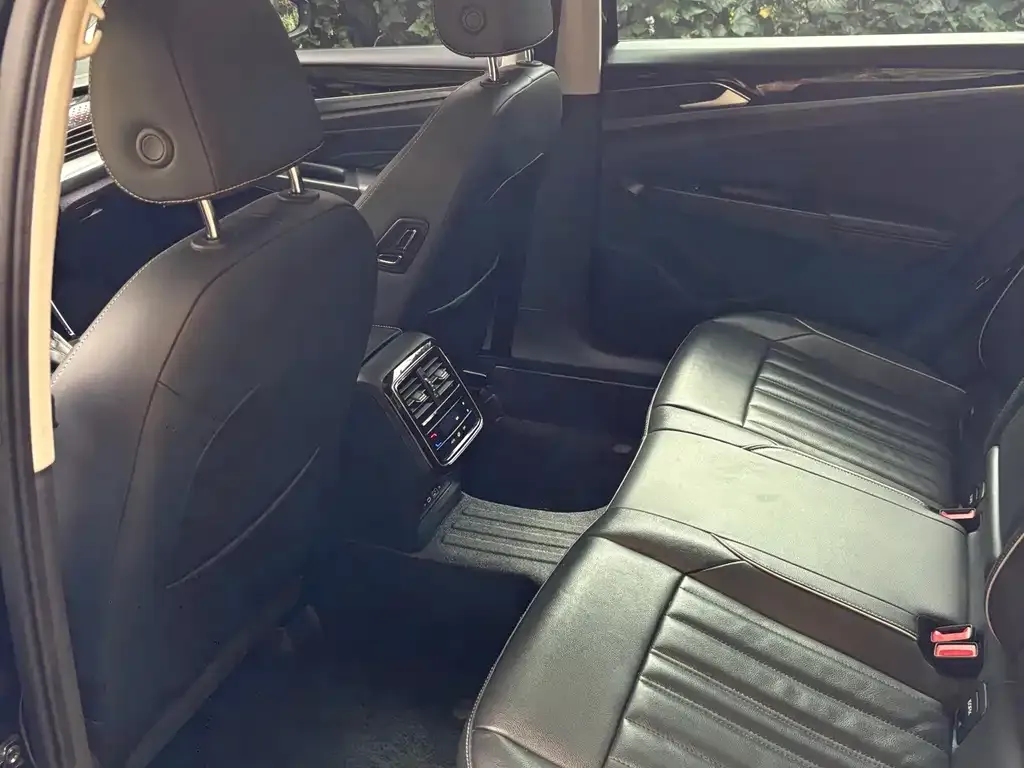 Volkswagen Passat — фото 9
