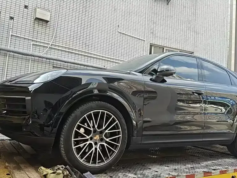 Porsche Cayenne — фото 7