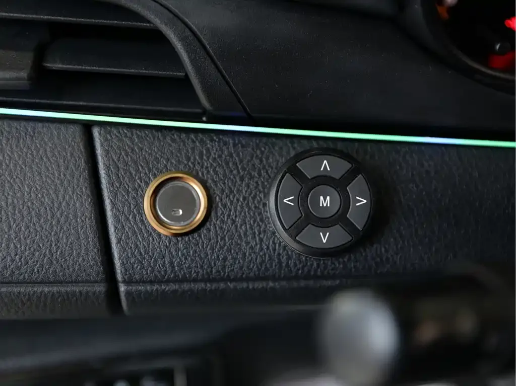 Toyota Yaris L — фото 10