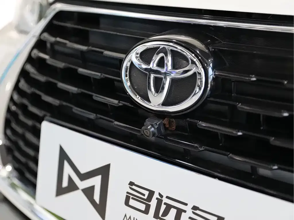 Toyota Yaris L — фото 7