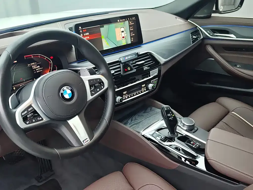 BMW 5 Series — фото 9