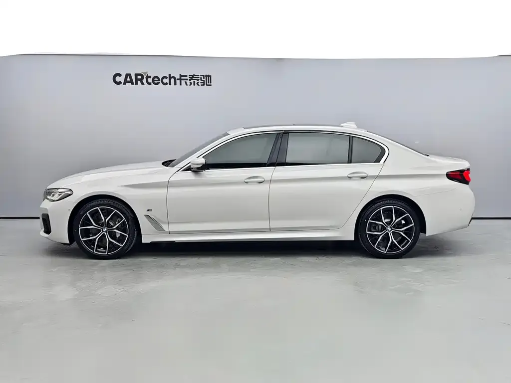 BMW 5 Series — фото 3