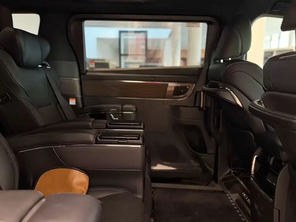 Toyota Vellfire — фото 6