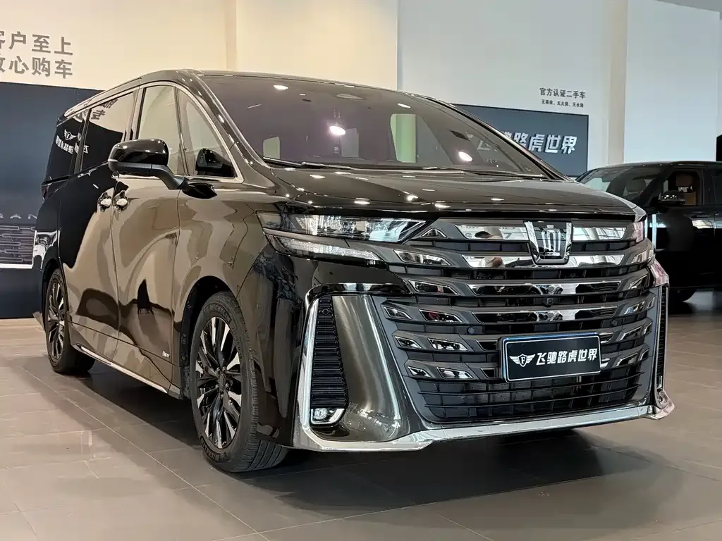 Toyota Vellfire — фото 3