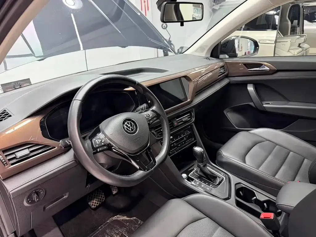 Volkswagen Tharu — фото 8
