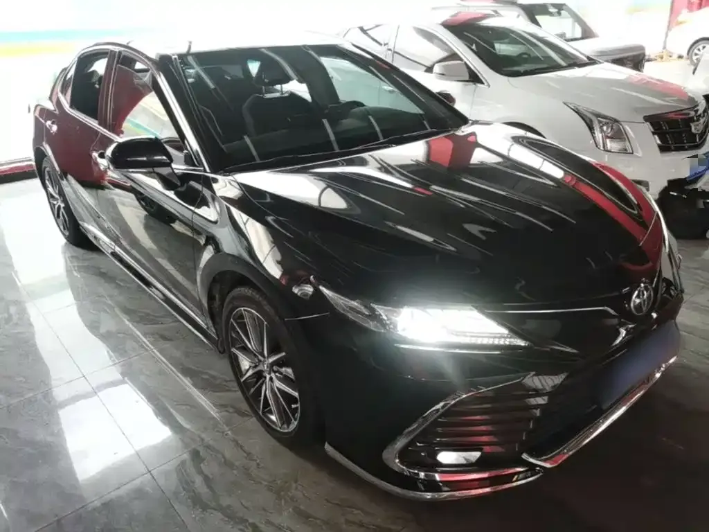 Toyota Camry — фото 3