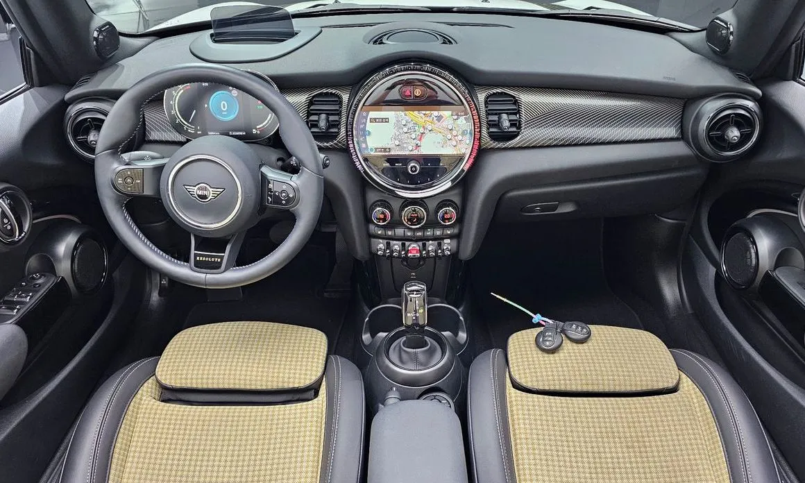 Mini Cooper Convertible — фото 3