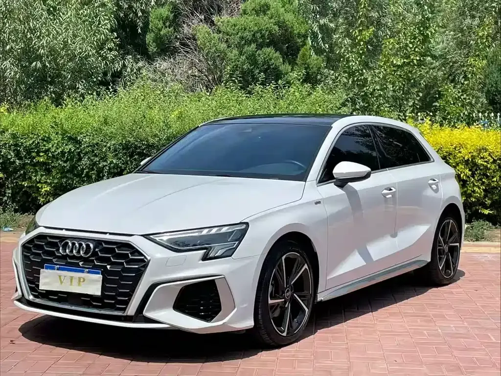 Audi A3 — фото 1